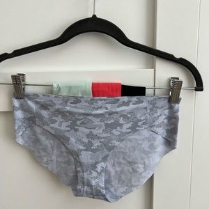 Lululemon InvisiWear Midrise Bikini- M